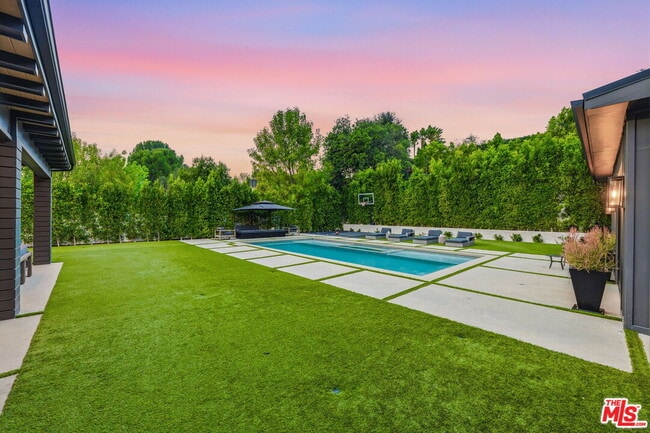 Building Photo - 16657 Oldham St