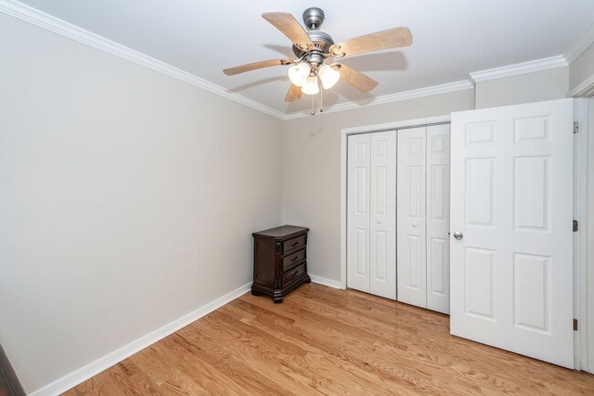 Building Photo - 2 Bedroom 1 Bath Condo in The Park at Rive...