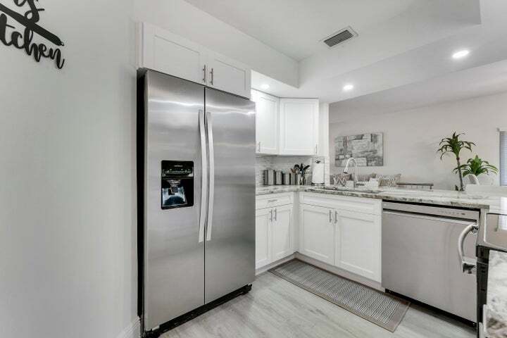 Building Photo - 7860 Seville Pl