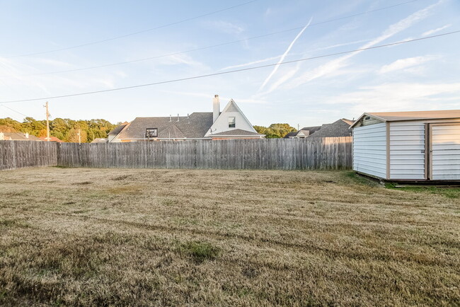 Building Photo - 4560 Wood Fox Cove