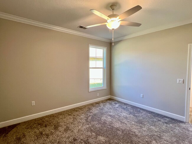 Building Photo - 3/2 brand new home!