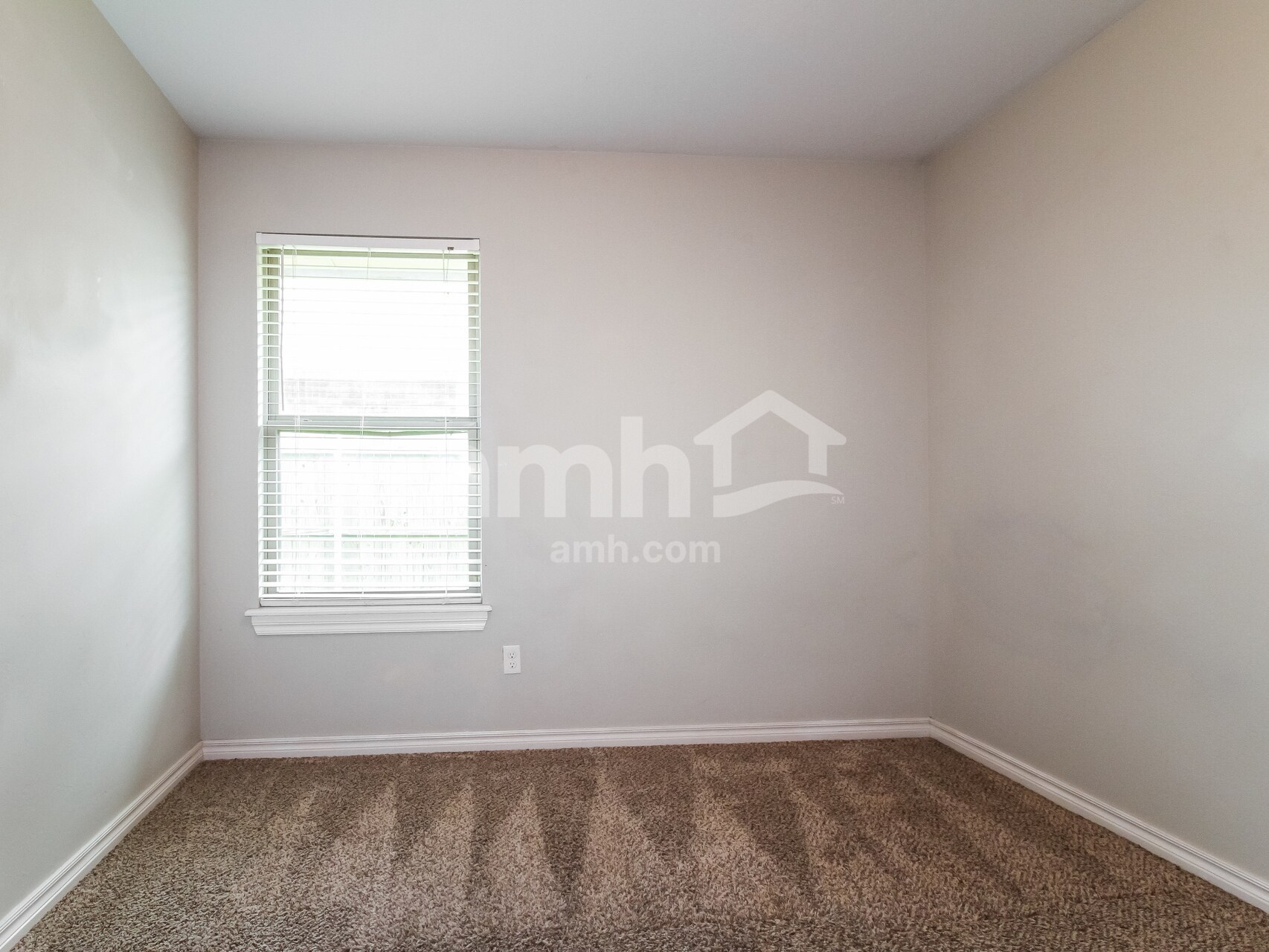 Building Photo - 14500 Sylena Way