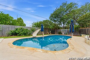 Building Photo - 922 Desert Bluff