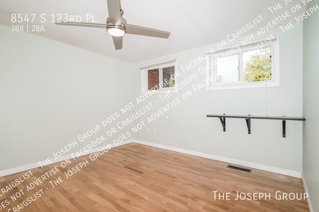 Building Photo - 8547 S 123rd Pl