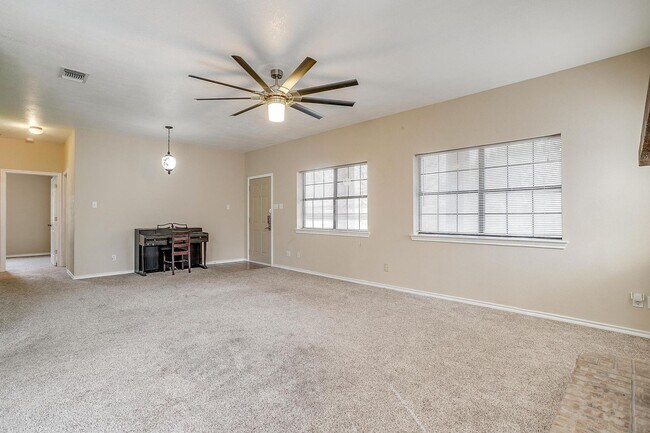 Building Photo - Country Living- Half Duplex-  3 Bed, 2 Bat...