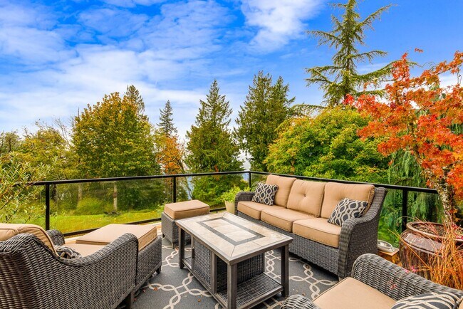 Building Photo - STUNNING Home in coveted Sterling Woods, S...