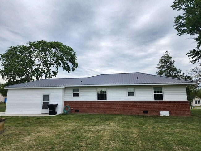 Building Photo - 1269 Old Shelbyville Hwy