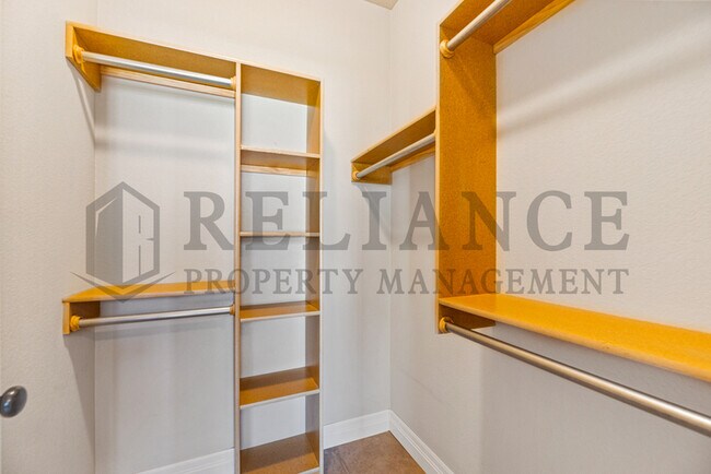 Building Photo - 3738 N Tyler Ct