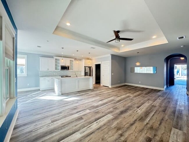 Building Photo - Palm Heaven Click Apply Now for more information