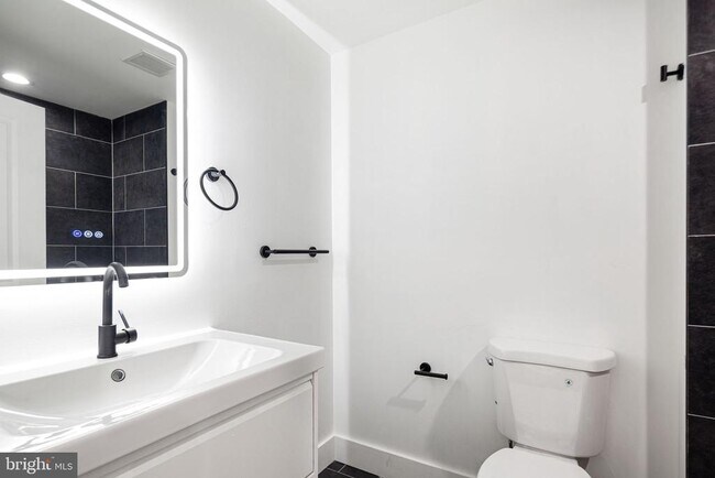 Building Photo - 2650 Earp St