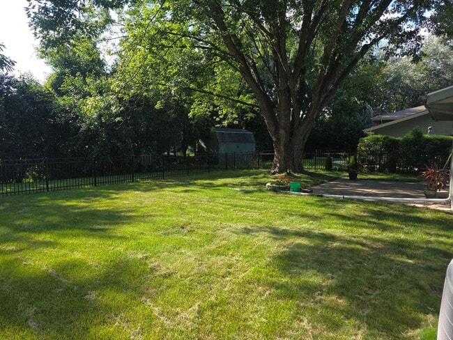 Building Photo - Mt Pleasant 4 bedroom