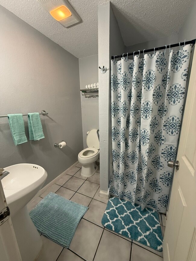 Building Photo - 1750 Morales St