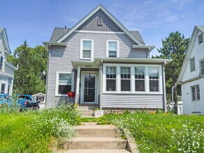 Building Photo - Charming 3 bedroom home in Uptown. Pets We...