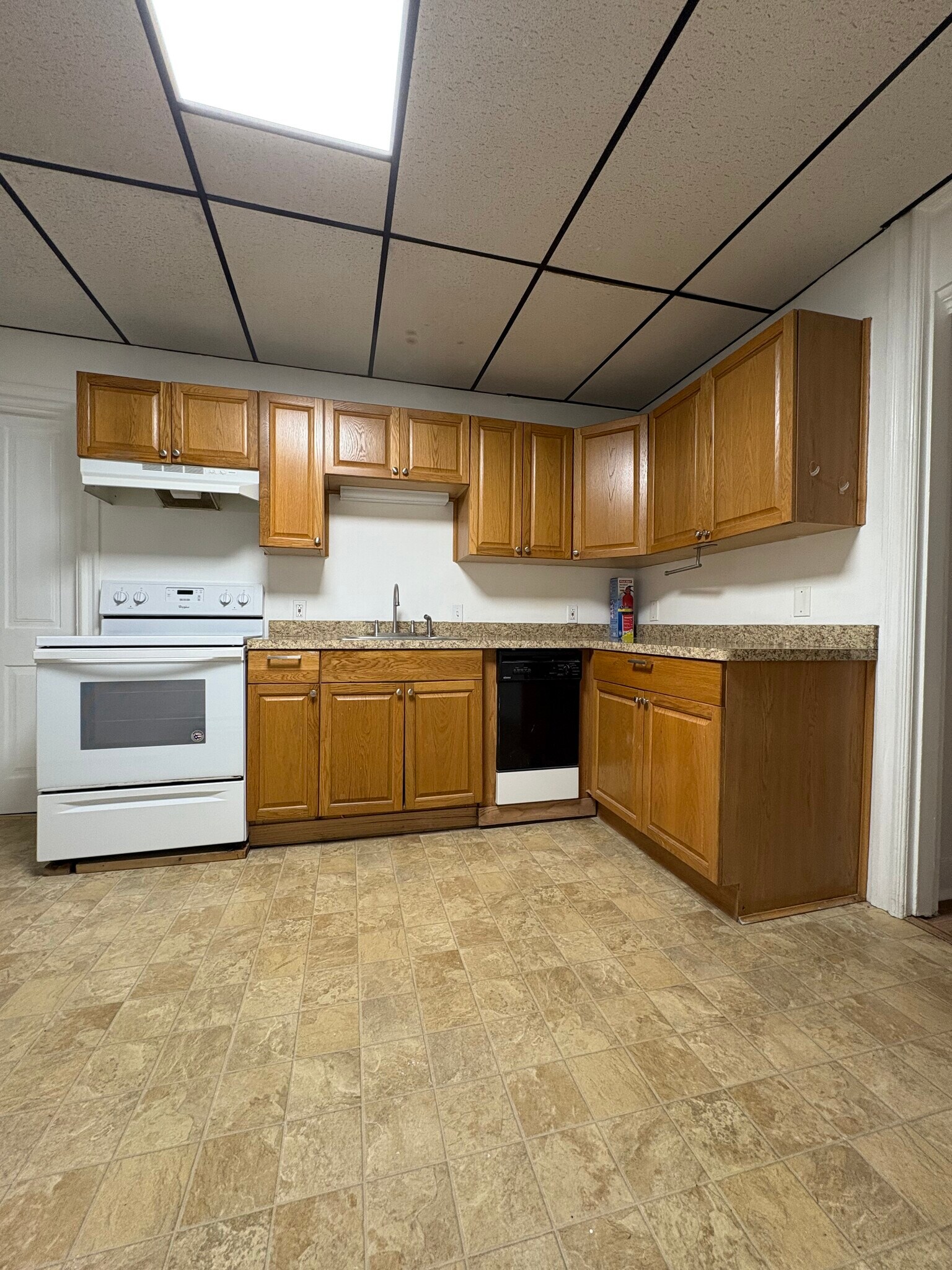 Building Photo - 2030 Hanover Ave