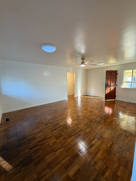 Building Photo - 200 S E St