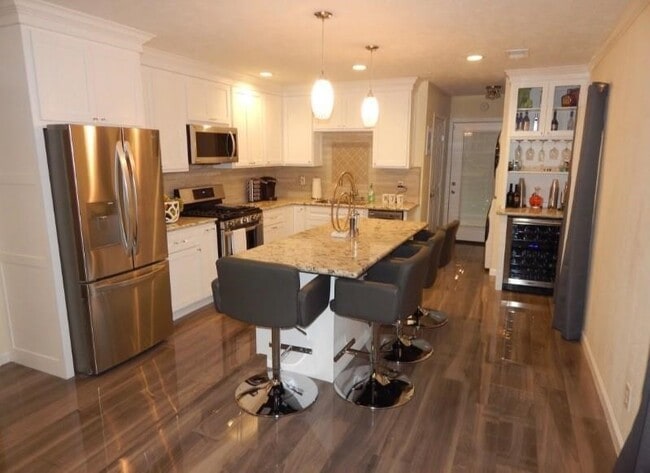 Building Photo - 8821 Woodruff St