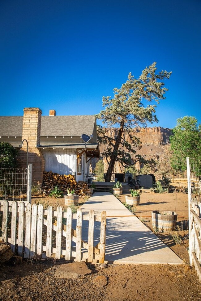 Building Photo - 6690 Old Ranch House Rd