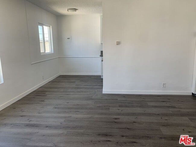 Building Photo - 8923 Orion Ave