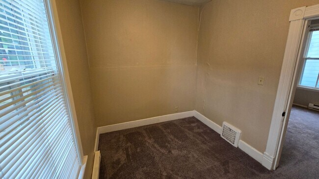 Building Photo - 908 Lafond Ave