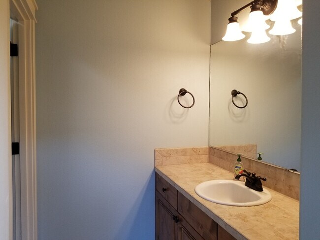 Building Photo - 63118 Dakota Dr