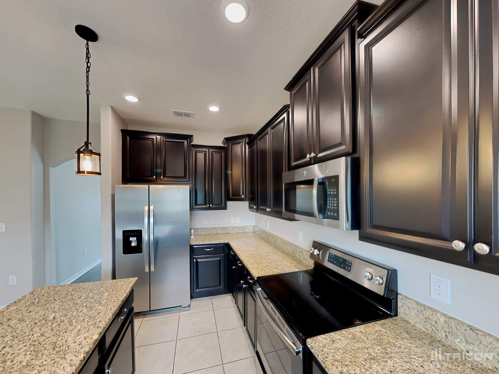 Building Photo - 13805 Newport Shores Dr