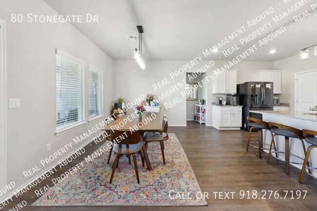 Building Photo - 80 Stonegate Dr