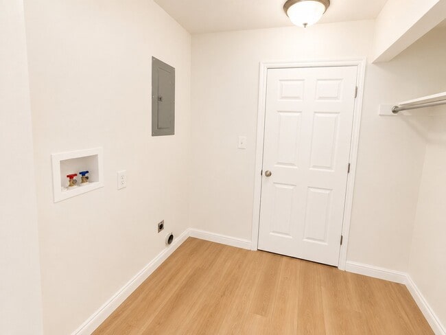 Building Photo - 770 W 220 N