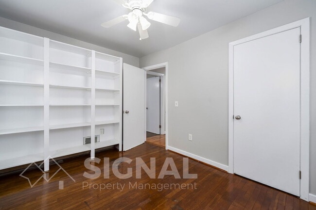 Building Photo - 425 Forsythe St