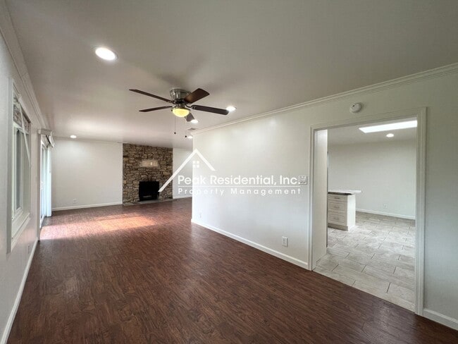 Building Photo - Updated 3bd/2ba Foothill Farms Home