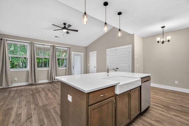 Building Photo - Lowcountry Living with Stunning Marsh Views