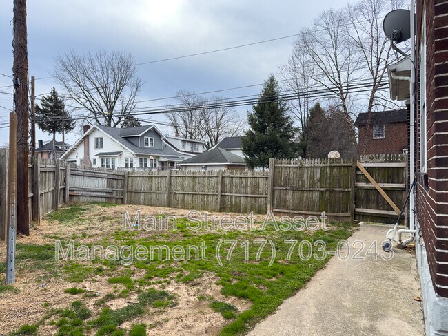 Building Photo - 1620 Randolph St