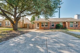 Building Photo - 830 Woodland Ct