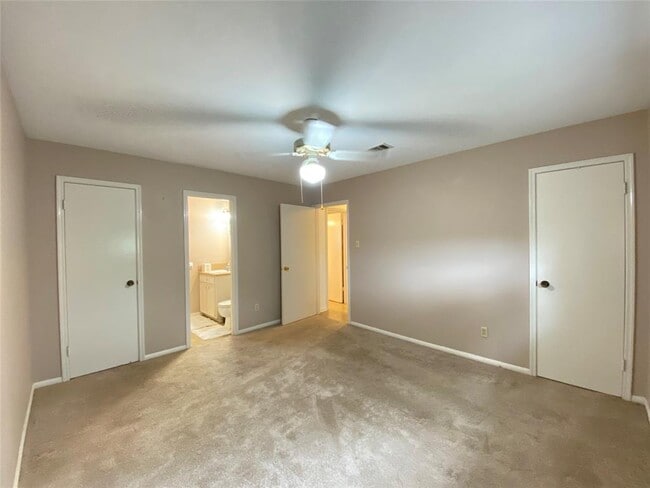 Building Photo - 2233 Ripple Creek Dr