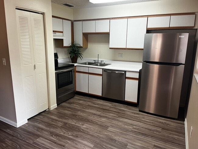 Floorplan - Canterbury Place Apartments