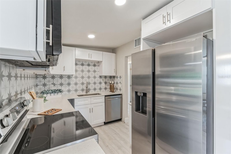 Building Photo - 5210 S 84th St