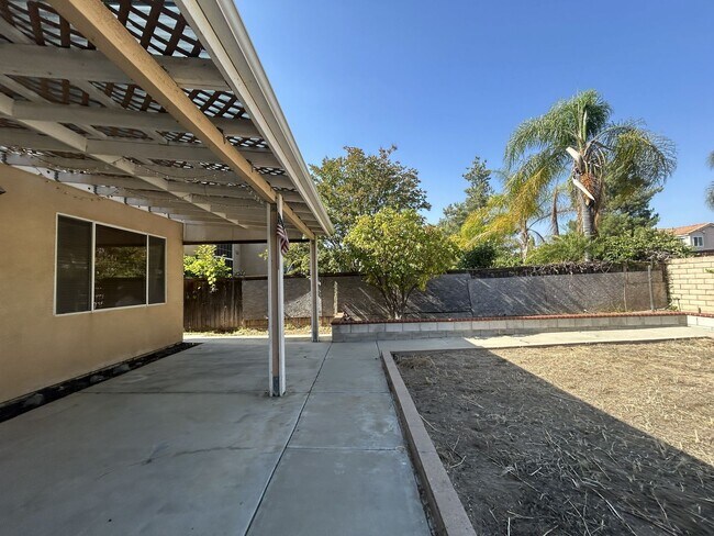 Building Photo - 37978 Spur Dr