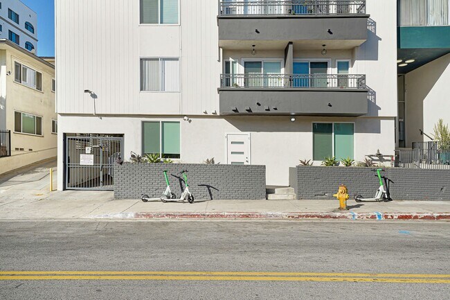 Building Photo - 1937-1939 Argyle