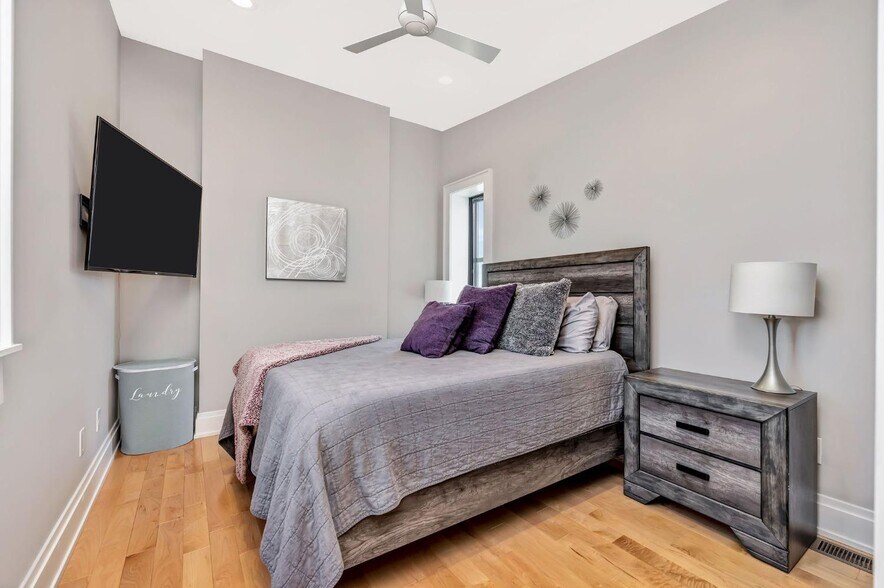 Master Bedroom - 131 W 15th St