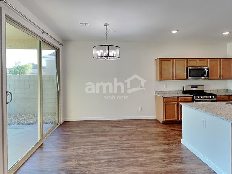 Building Photo - 7161 E Bobwhite Ct