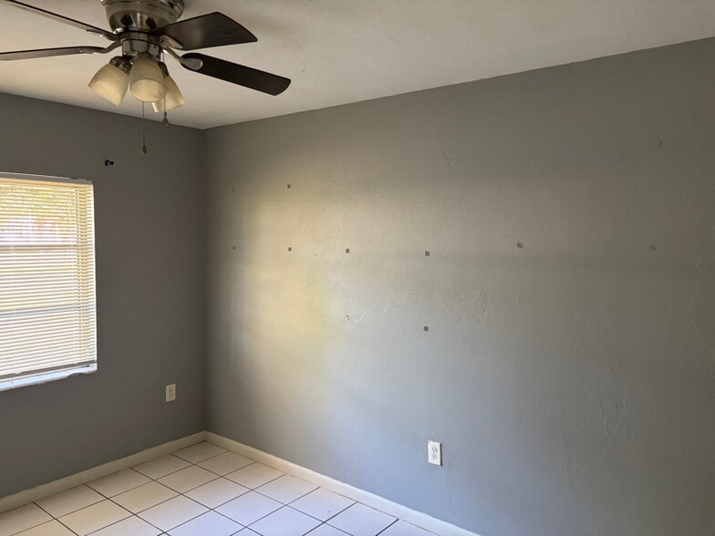 Building Photo - 2558 Congress St