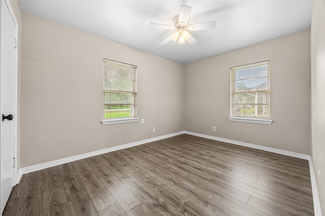 Building Photo - 223 Wildwood St
