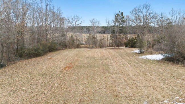 Building Photo - Newly Remodeled 3-Bedroom Home in Cumberland!