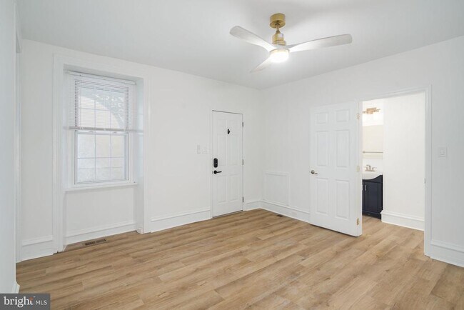 Building Photo - 3869 Terrace St