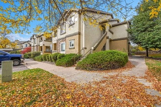 Building Photo - $1,900, 3-bed, 2-bath, located in Colorado...