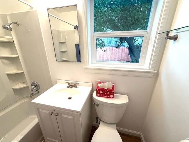 Building Photo - Private & Cozy Detached ADU in South Tahoe Park!