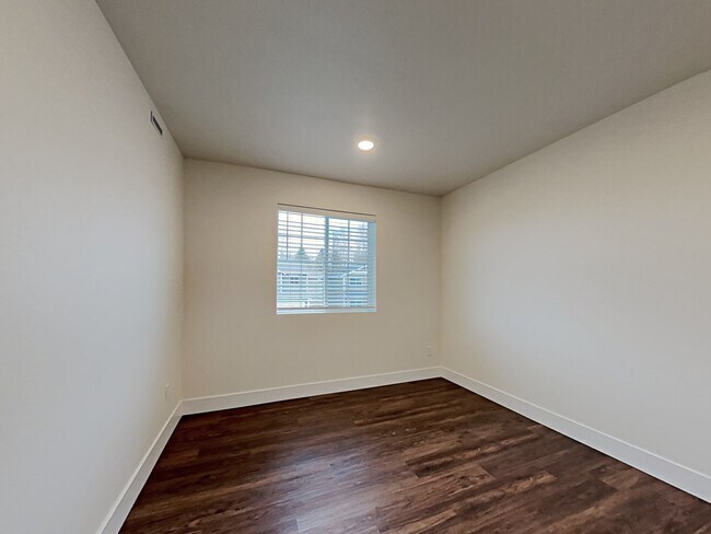 Building Photo - 17612 42nd Avenue Court E