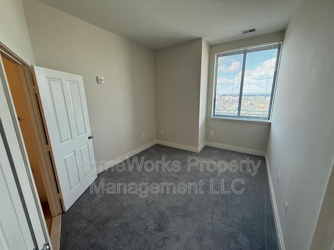 Building Photo - 414 Water St