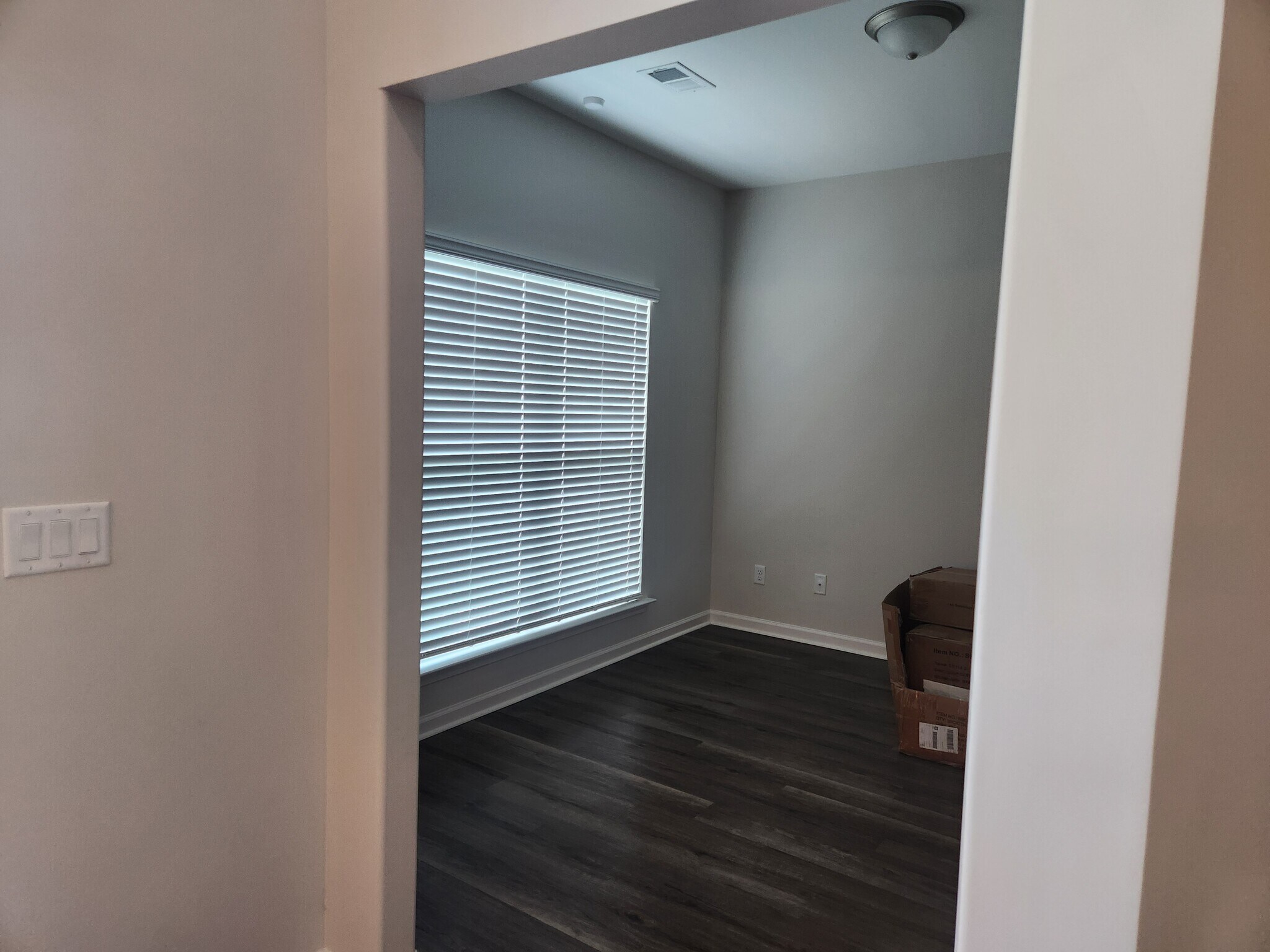 Building Photo - 271 Chestnut Dr