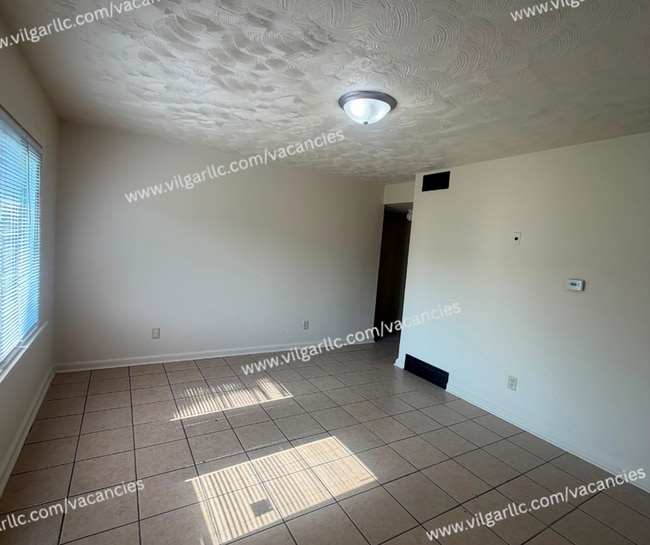 Building Photo - 727 Mount