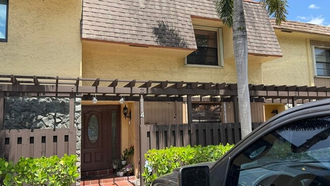 Building Photo - 1114 NW 79th Dr